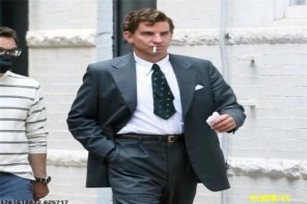 《摩登时代》摩登工业时代的经典故事情节揭秘